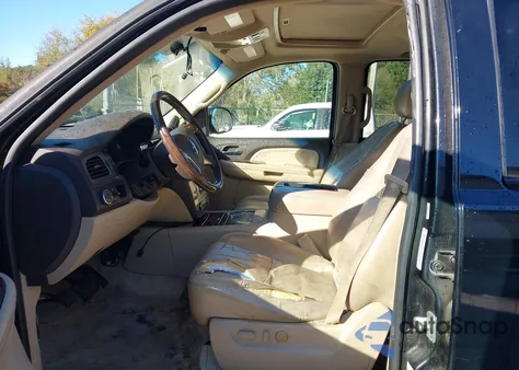 2007 GMC Yukon Xl 1500 Denali из США, поврежденный, VIN 1GKFK66897J185193